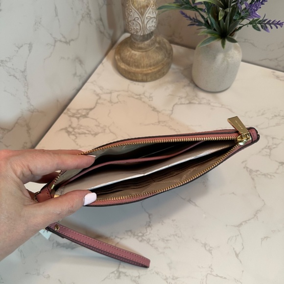 Michael Kors Jet Set Charm Leather Wristlet in Rose - Picture 5 of 9